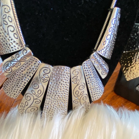 Everything must go sale - Picture 4 of 12